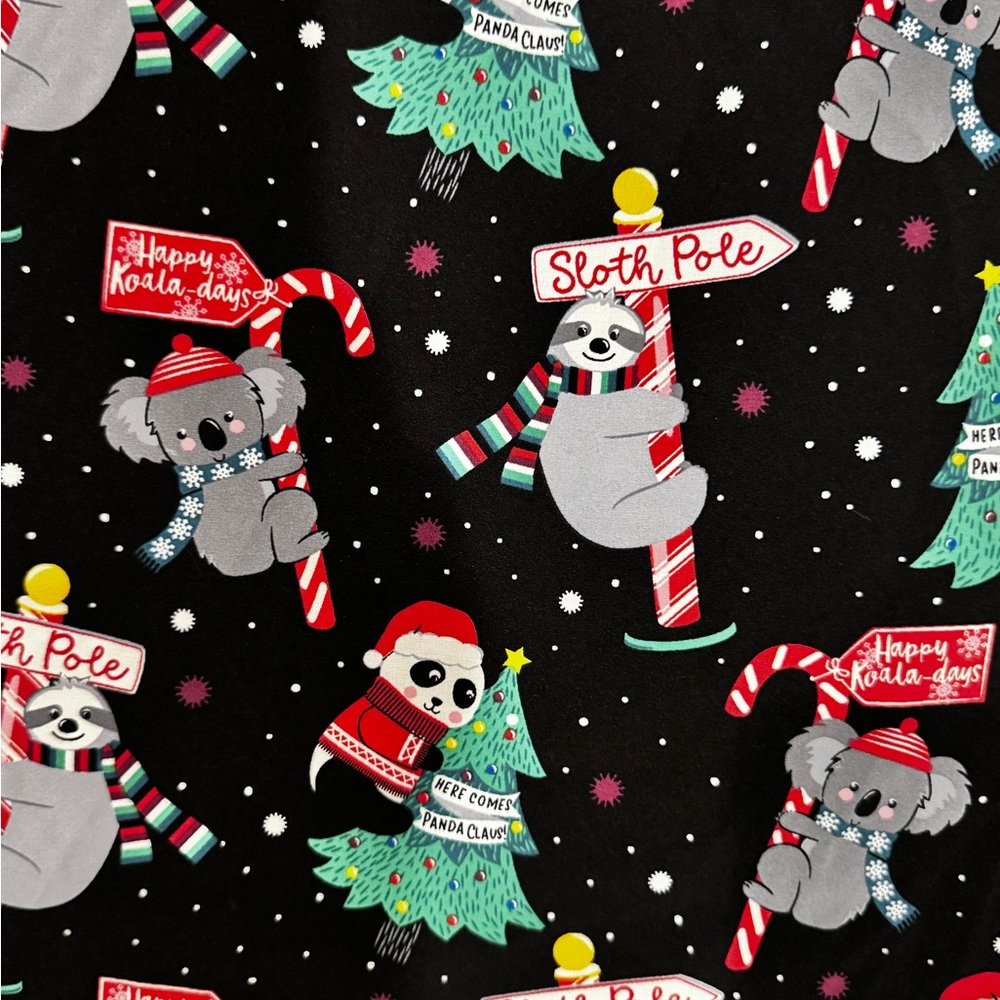 Festive Christmas Animal Print Scrub Top 2XL Panda/Koala/Sloth/North Pole - Picture 5 of 7